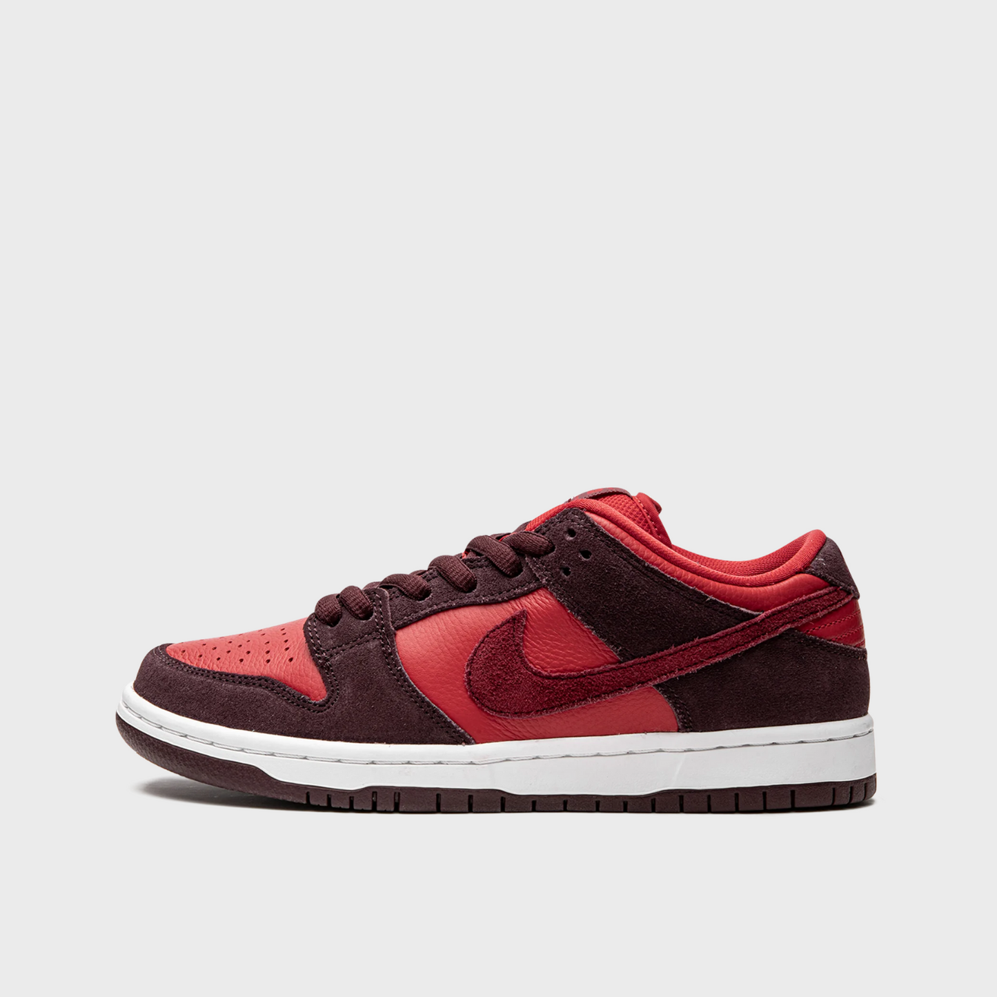 Nike SB Dunk Low Cherry