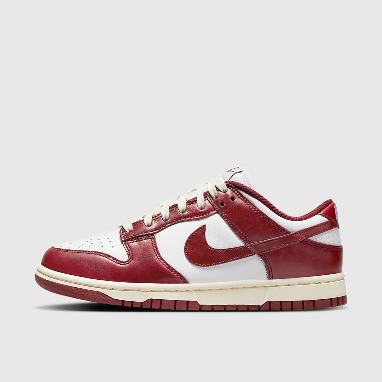 Nike Dunk Low Vintage Team Red