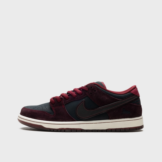 Nike SB Dunk Low Riot Skateshop
