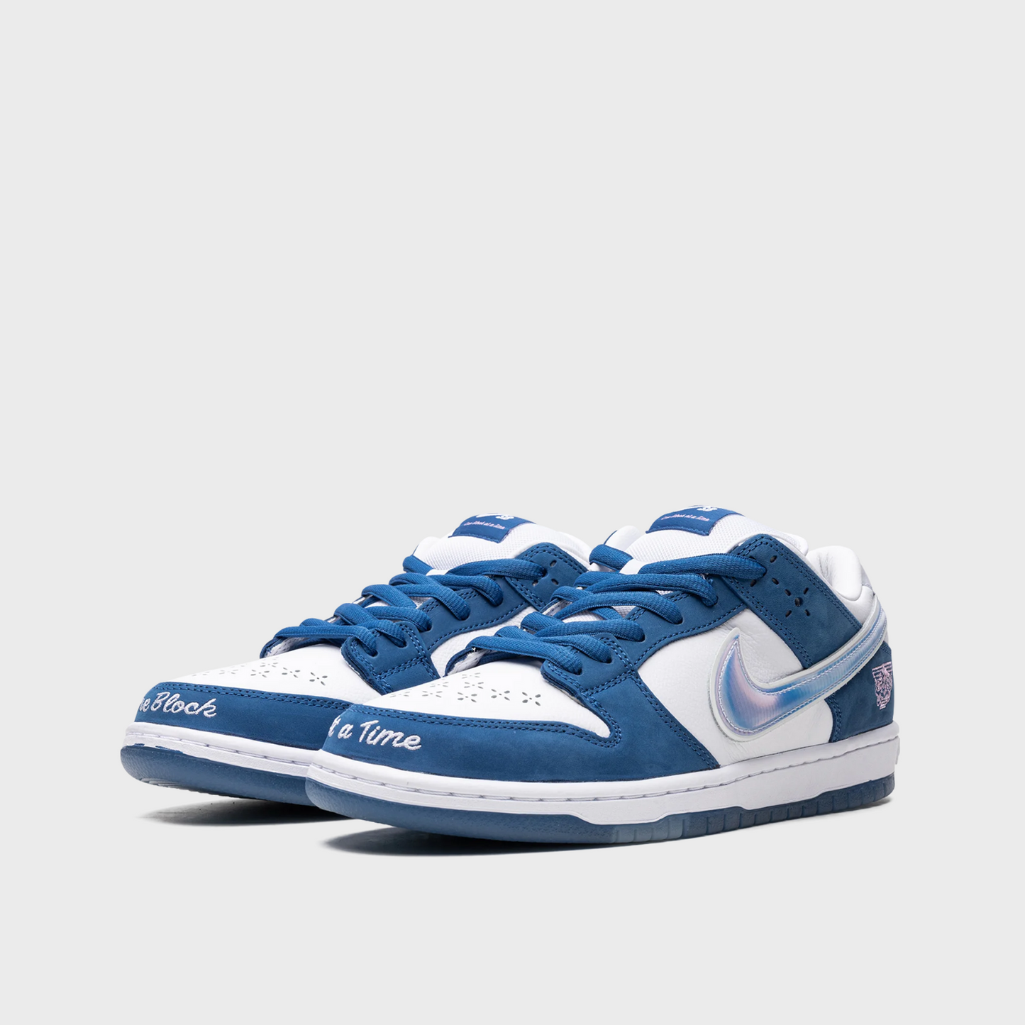 Nike SB Dunk Low Born X Raised