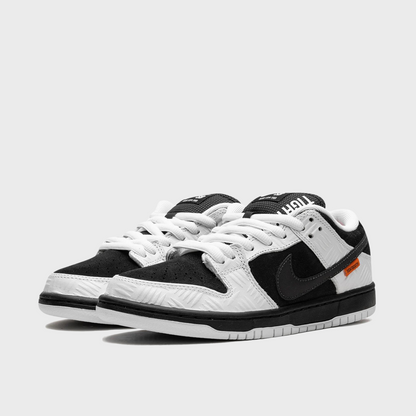 Nike SB Dunk Low Tightbooth