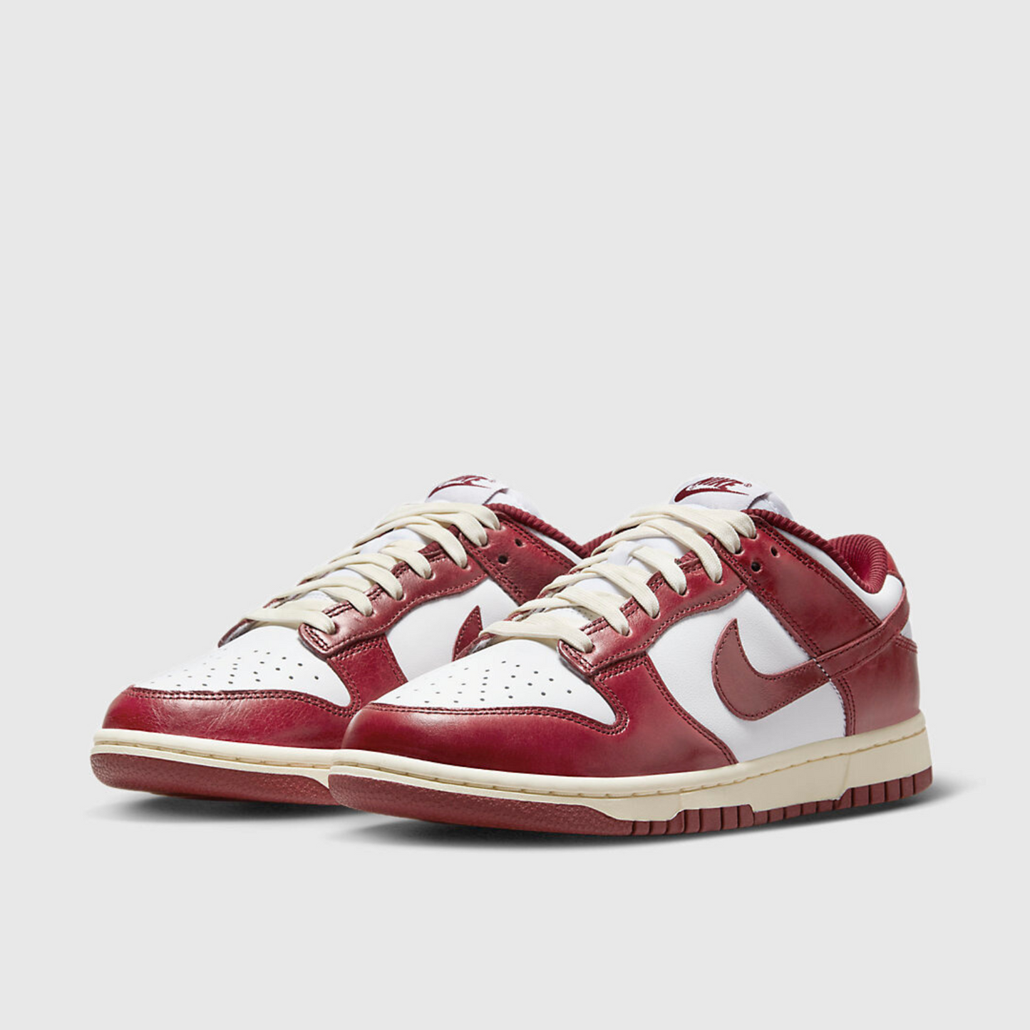 Nike Dunk Low Vintage Team Red