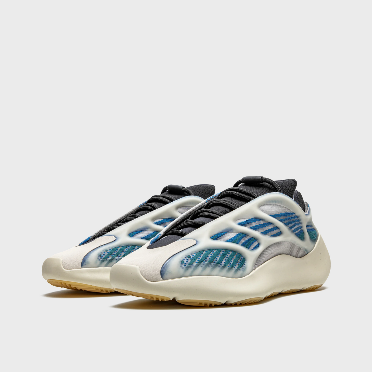 Adidas Yeezy Boost 700 V3 Kyaniet