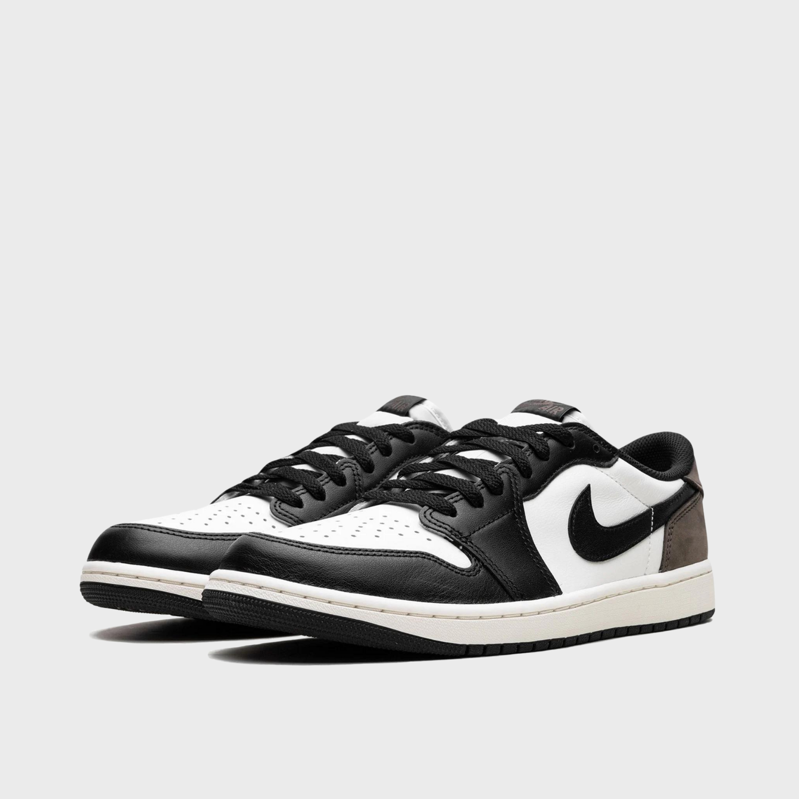 Jordan 1 Retro Low Mocha