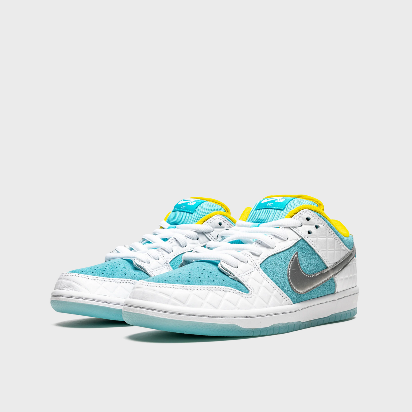 Nike SB Dunk Low FTC Lagoon Pulse