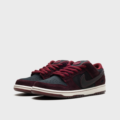 Nike SB Dunk Low Riot Skateshop