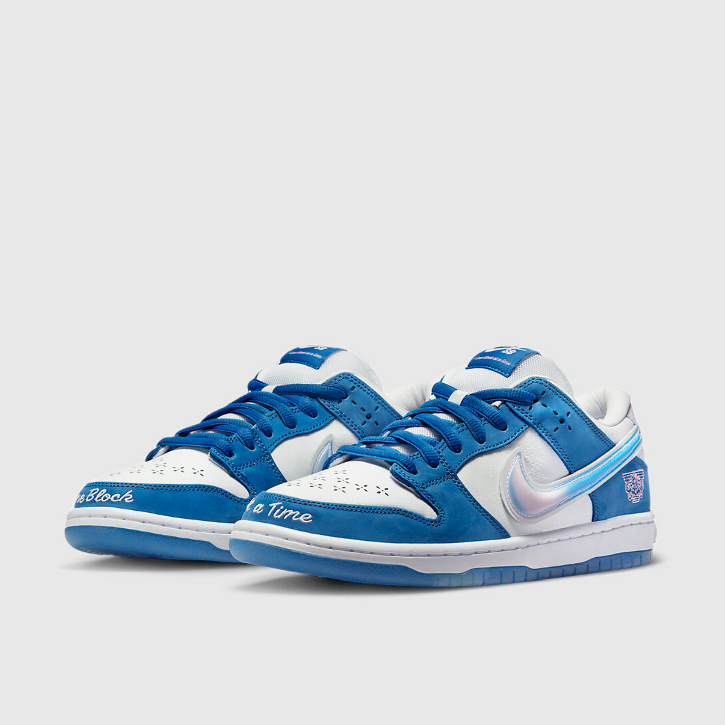 Nike SB Dunk Low Born X Raised