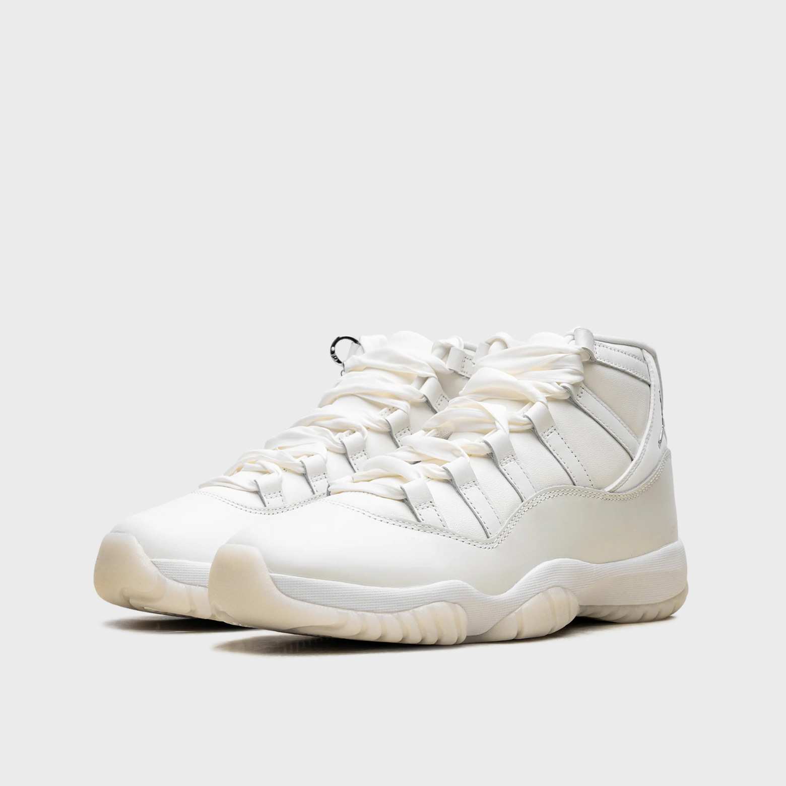 Jordan 11 Retro Pearl