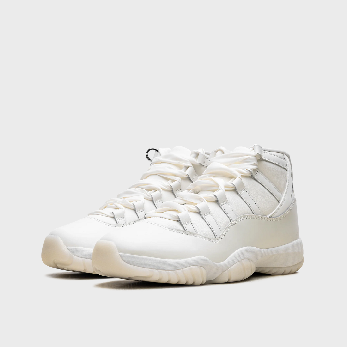 Jordan 11 Retro Pearl