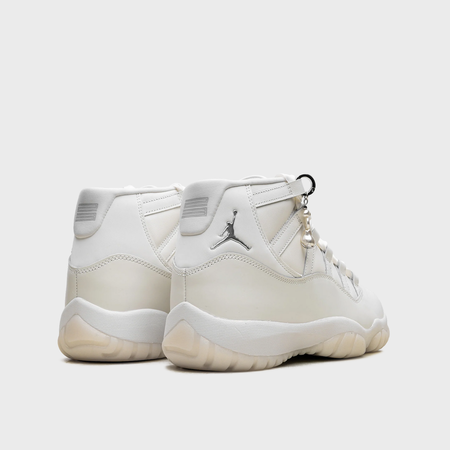 Jordan 11 Retro Pearl